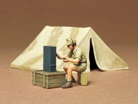 TAMIYA 35074 WWII GERMAN AFRIKA KORPS TENT SET 1/35 