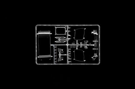 ITALERI 3948 MECEDES-BENZ MP4 &ldquo;BIG SPACE&rdquo; 1/24