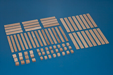 RB MODEL 35D30 HOUTEN PALLETS (VE 4) 1/35