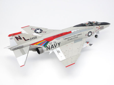 TAMIYA 61121 MCDONNELL DOUGLAS F-4B PHANTOM 2 1/48