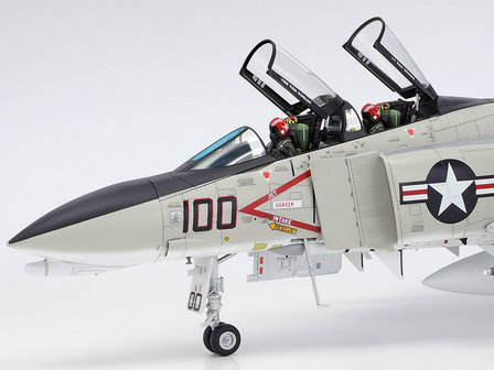 TAMIYA 61121 MCDONNELL DOUGLAS F-4B PHANTOM 2 1/48