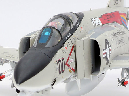 TAMIYA 61121 MCDONNELL DOUGLAS F-4B PHANTOM 2 1/48