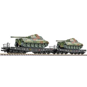 LILIPUT L230173 2-DELIGE ZWAATRANSPORTWAGONS MET CAMOUFLAGE TANKS H0