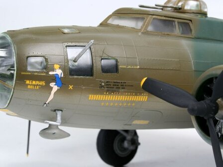 REVELL 04297 B-17F ,,MEMPHIS BELL&rdquo; 1/48