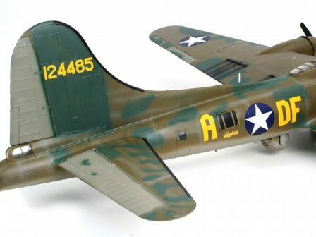 REVELL 04297 B-17F ,,MEMPHIS BELL&rdquo; 1/48