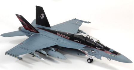 ACADEMY HOBBY MODEL KITS 12577 USN F/A-18F &ldquo;VFA-154 BLACK KNIGHTS&rdquo; 1/72