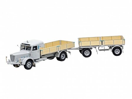 REVELL 07580 B&Uuml;SSING 8000 S 13 MIT/WITH TRAILER PLATINUM EDITION 1/24