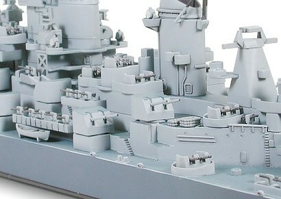 TAMIYA 31613 U.S. NAVY BATTLESHIP BB-63 MISSOURI 1/700