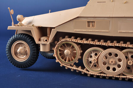 TRUMPETER 00943 S.KFZ 251/22D 1/16