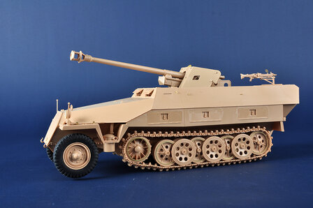 TRUMPETER 00943 S.KFZ 251/22D 1/16