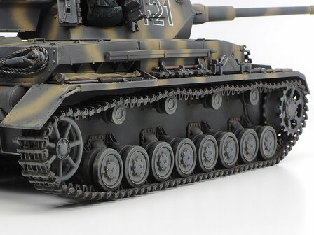 TAMIYA 25209 PANZERKAMPFWAGEN IV AUSF.G EARLY PRODUCTION &amp; MOTORCYCLE EASTERN FRON 1/35