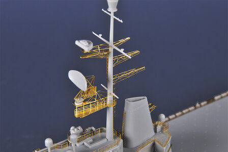 TRUMPETER 05635  FRENCH NAVY HELICOPTER CRUISER JEANNE D&rsquo;ARC 2008 1/350