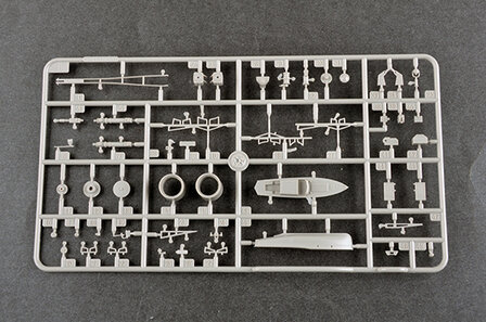 TRUMPETER 03714 GERMAN GNEISENAU BATTLESHIP 1/200 