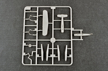 TRUMPETER 03714 GERMAN GNEISENAU BATTLESHIP 1/200 