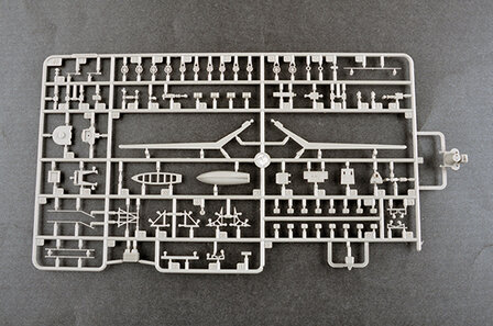 TRUMPETER 03714 GERMAN GNEISENAU BATTLESHIP 1/200 