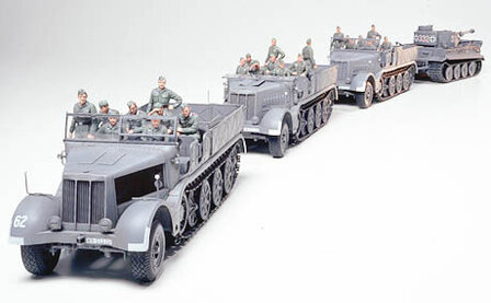 TAMIYA 35239 WWII GERMAN SCHWERER ZUGKRAFTWAGEN 18t.( Sd.Kfz.9) FAMO 1/35 