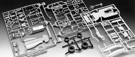 REVELL 07739 SURTEES TS16/03 1/32