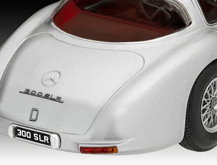 REVELL 05633 MERCEDES-BENZ 300 SLR UHLENHAUT COUP&Eacute; 1/24