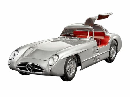 REVELL 05633 MERCEDES-BENZ 300 SLR UHLENHAUT COUP&Eacute; 1/24