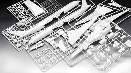 REVELL 03773 AIRBUS A350-900  1/144