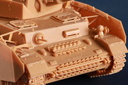 HOBBY BOSS 84842 GERMAN PZ.KPFW. IV AUSF.J MEDIUM TANK 1/48