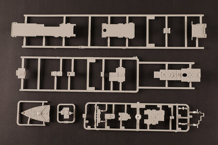 HOBBYBOSS 83422 HMHS BRITANNIC 1/700