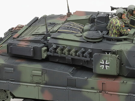TAMIYA 35387 GERMAN MAIN BATTLE TANK KPZ LEOPARD 2 A7V 1/35