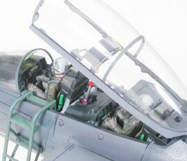 TAMIYA 60312 BOEING F-15E STRIKE EAGLE BUNKER BUSTER 1/32