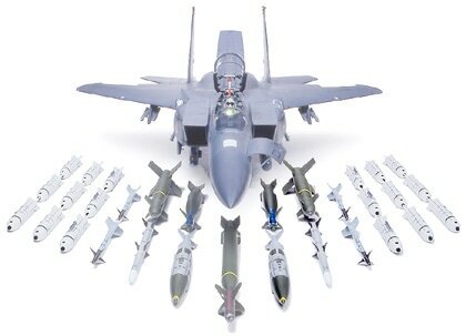 TAMIYA 60312 BOEING F-15E STRIKE EAGLE BUNKER BUSTER 1/32