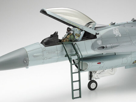 TAMIYA 60315 LOCKHEED MARTIN&reg; F-16CJ [BLOCK 50] FIGHTING FALCON&trade;&nbsp;1/32