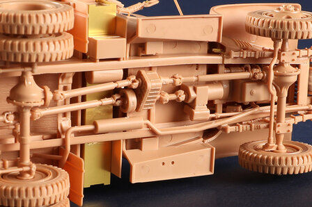 I LOVE KIT 63567 USA TRUCK CCKW-352 MACHINE GUN w. M2A1 105mm Howitzer 1/35