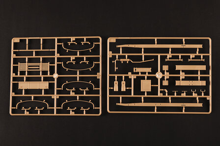 I LOVE KIT 63567 USA TRUCK CCKW-352 MACHINE GUN w. M2A1 105mm Howitzer 1/35