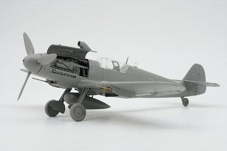 BORDER BF-013 BF109 G-10 W/WGR.21 &amp; FULL ENGINE AND WEAPON INTERIOR 1/35