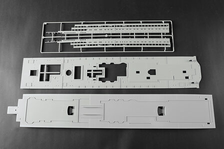TRUMPETER 03721 HMHS BRITANNIC 1/200