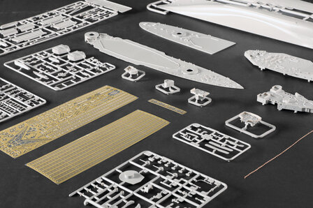 TRUMPETER 03578 HMS ROYAL OAK 1/350