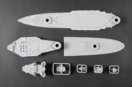 TRUMPETER 03578 HMS ROYAL OAK 1/350