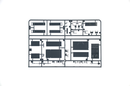 ITALERI 6395 WWII GERMAN Sd.Kfz. 10/4 w. FLAK 30 AND CREW 1/35 