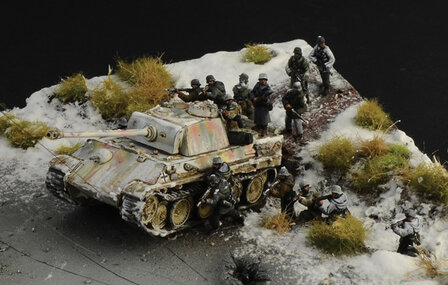 ITALERI 6186 WWII 80 YEARS BATTLE FIELD BASTOGNE SIEGE 1/72