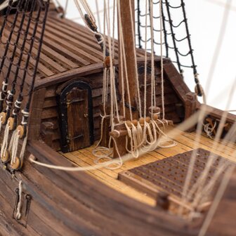 KOLDERSTOK SCHIP "WILLEM BARENTSZ" WALNOOT