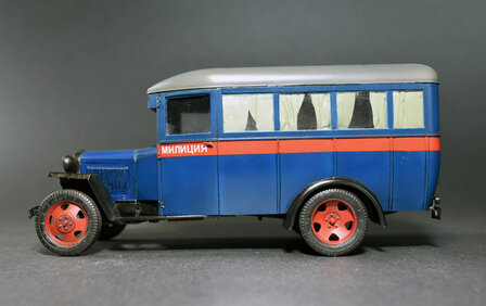 MINIART 38005 PASSENGER BUS GAZ-03-30 1/35