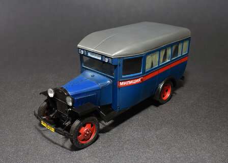 MINIART 38005 PASSENGER BUS GAZ-03-30 1/35