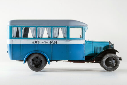 MINIART 38005 PASSENGER BUS GAZ-03-30 1/35