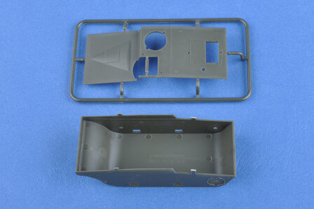 HOBBY BOSS 83818 SOVIET T-37 AMPHIBIOUS LIGHT TANK-EARLY 1/35 