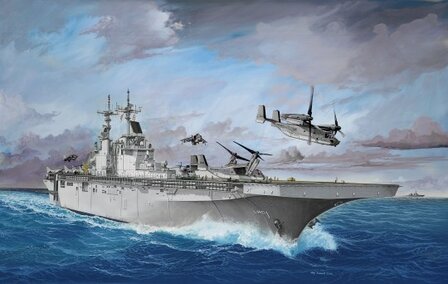 REVELL 05178 US NAVY ASSAULT CARRIER WASP CLASS 1/700