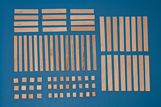 RB MODEL 35D30 HOUTEN PALLETS (VE 4) 1/35