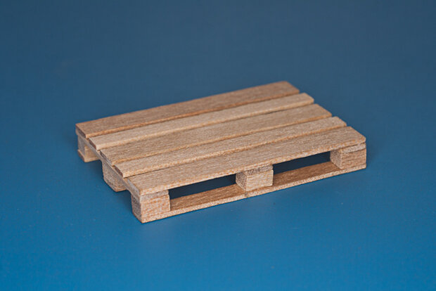 RB MODEL 35D30 HOUTEN PALLETS (VE 4) 1/35