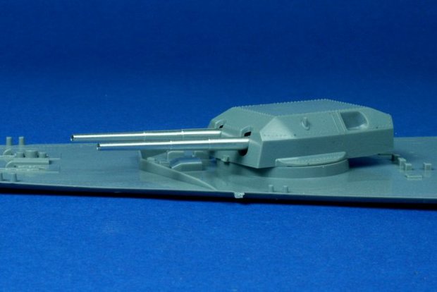 RB MODEL 350L03 BISMARCK, TIRPITZ ALUMINIUM (VE 8) 1/350