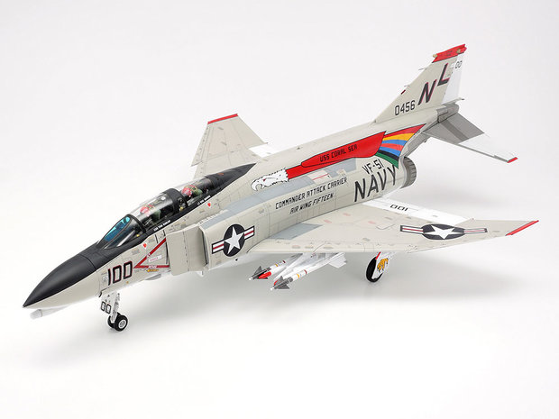 TAMIYA 61121 MCDONNELL DOUGLAS F-4B PHANTOM 2 1/48