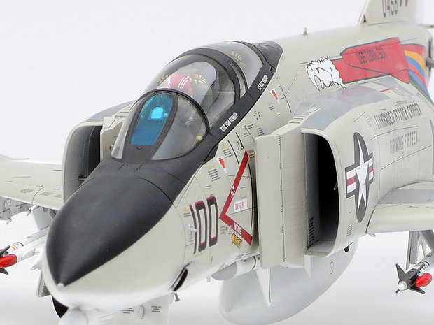 TAMIYA 61121 MCDONNELL DOUGLAS F-4B PHANTOM 2 1/48