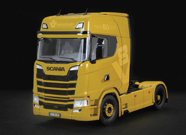 ITALERI 3927 SCANIA S730 HIGHLINE 4X2 1/24